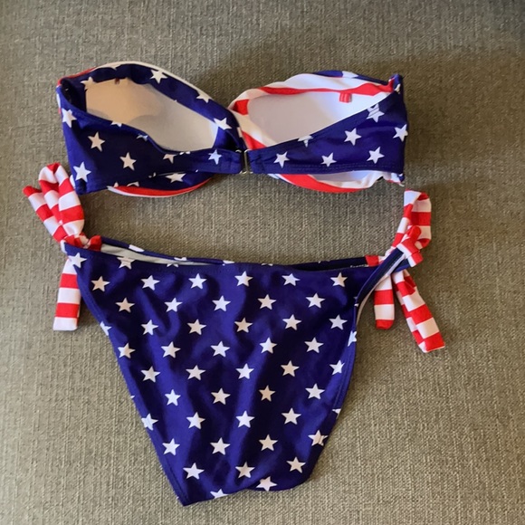 🎉HP🎉 American Flag Bikini 🇺🇸🇺🇸🇺🇸 - Picture 2 of 4